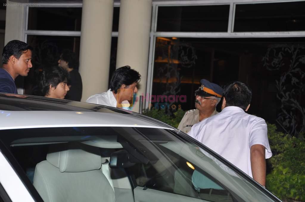 Shahrukh Khan came to Bid farewell to Yash Chopra in Lilavati Hospital on 21st Oct 2012