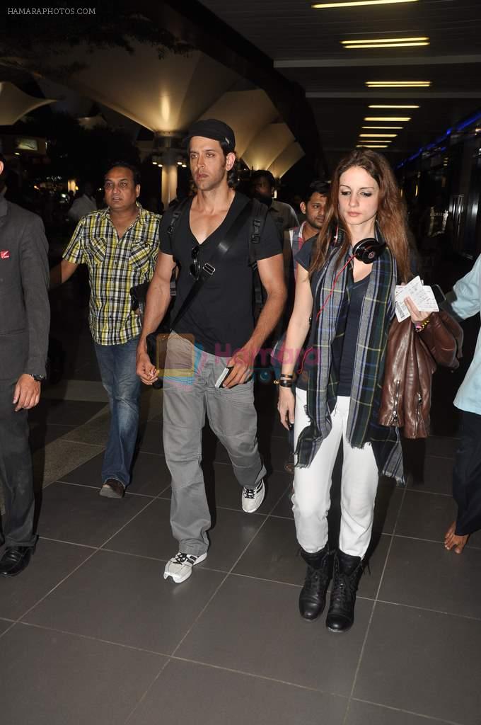 Hrithik Roshan, Suzanne Roshan snapped at the Airport in Mumbai on 22nd Oct 2012