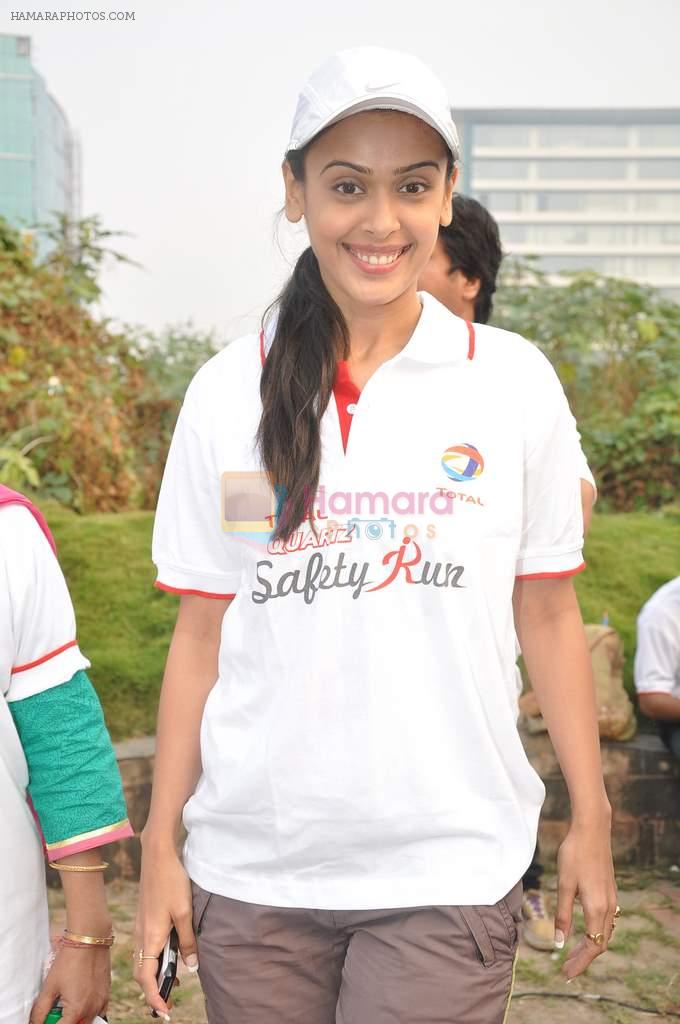 Hrishita Bhatt at big fm marathon in Mumbai on 4th Nov 2012