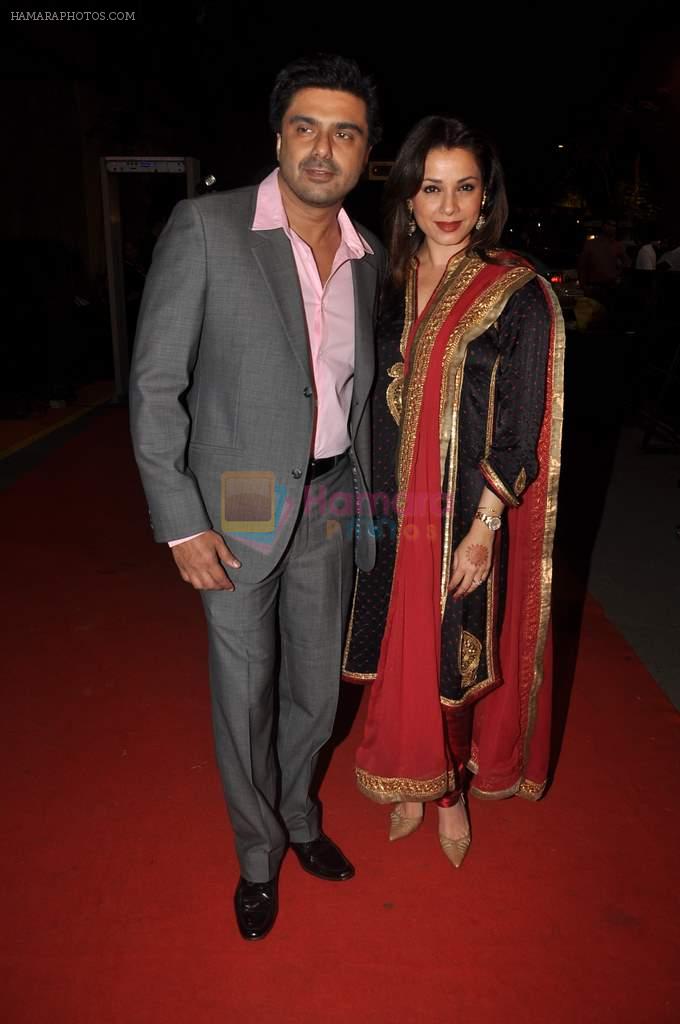 Neelam Kothari, Sameer Soni at ITA Awards red carpet in Mumbai on 4th Nov 2012,1