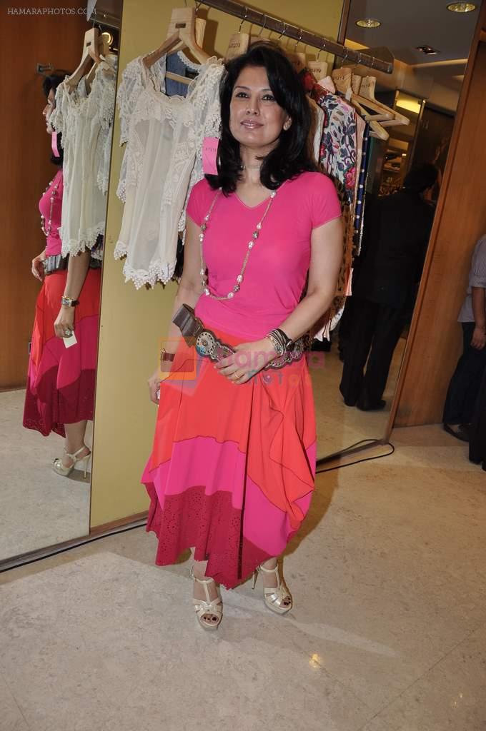 Ritu Beri at Kimaya showcases Ritu beri's collection in Juhu, Mumbai on 5th Nov 2012