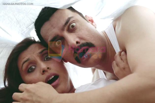 Rani Mukherjee, Aamir Khan in Talaash Movie Still