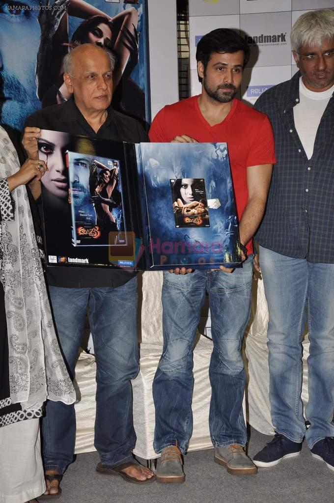 Emraan Hashmi, Mahesh Bhat, Vikram Bhat at Raaz 3 DVD launch in Andheri, Mumbai on 6th Nov 2012