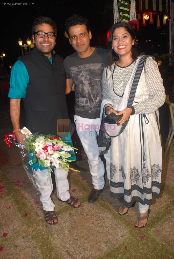 Ashutosh Rana, Renuka Shahane, Manoj  Bajpai at Ashutosh Rana's Birthday Bash, given by his wife Renuka Shahane in The Club, Mumbai on 8th Nov 2012