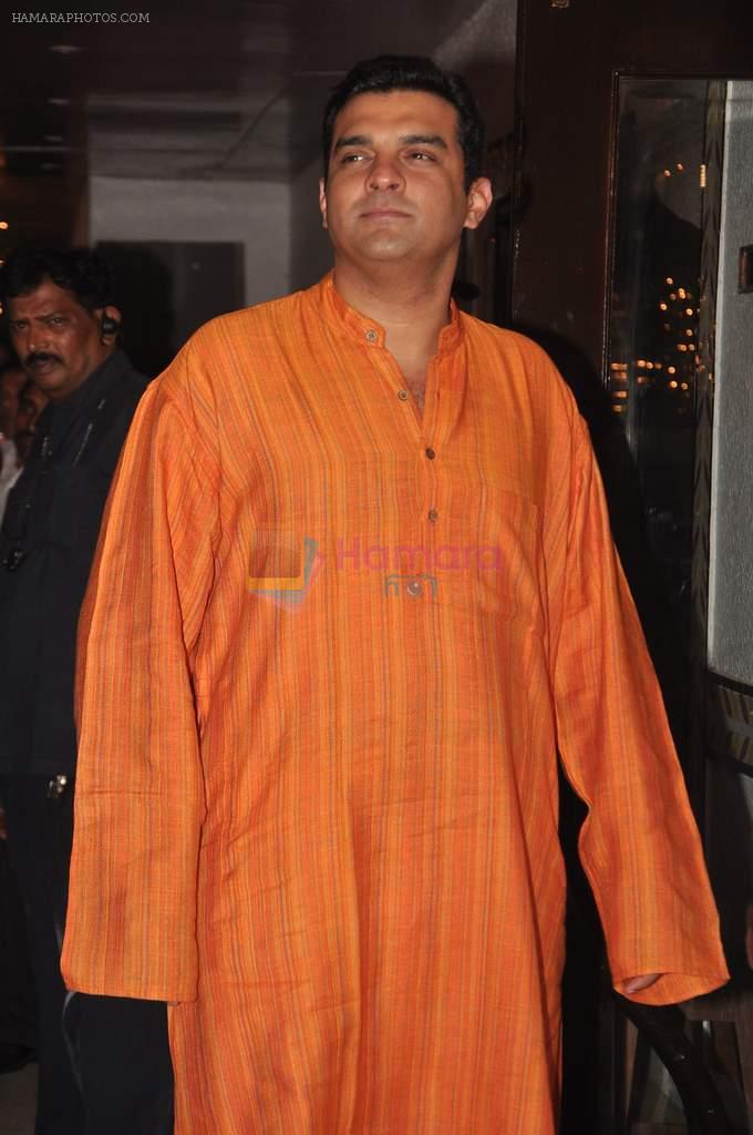 Siddharth Roy Kapur at the Wedding reception of Navin and Mahek Shetty in Mumbai on 11th Nov 2012