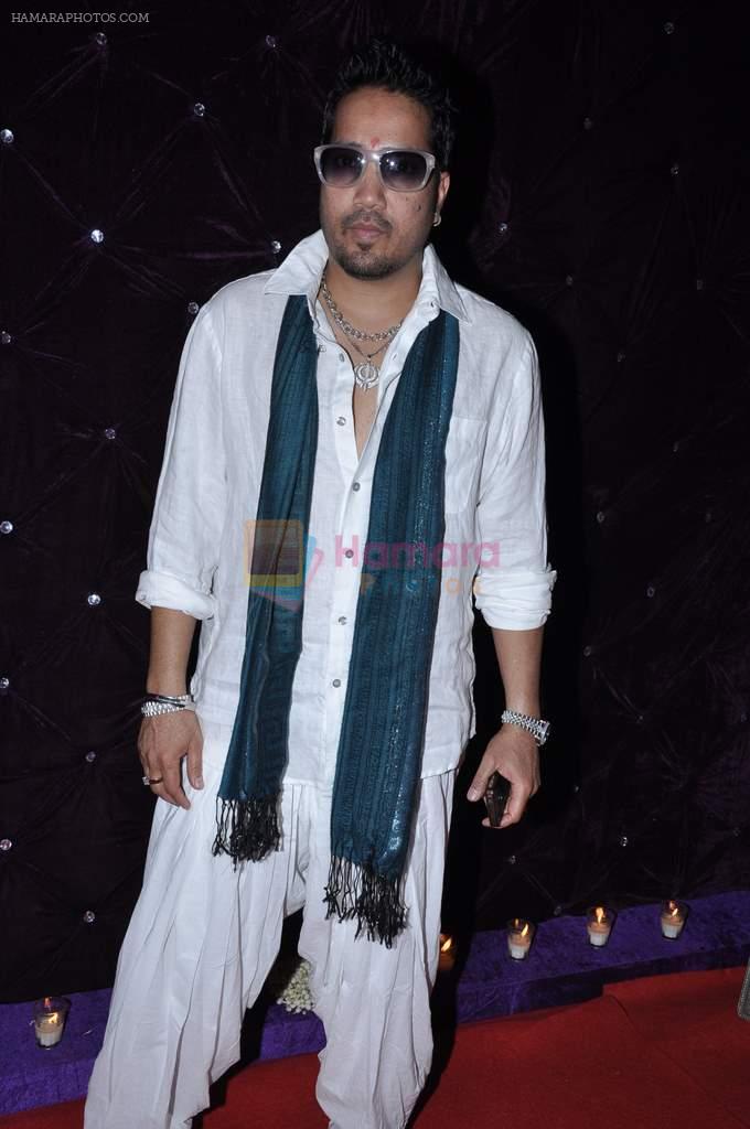 Mika Singh at Kiran Bawa's Diwali Bash on 12th Nov 2012