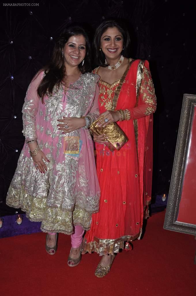 Shilpa Shetty, Kiran Bawa at Kiran Bawa's Diwali Bash on 12th Nov 2012
