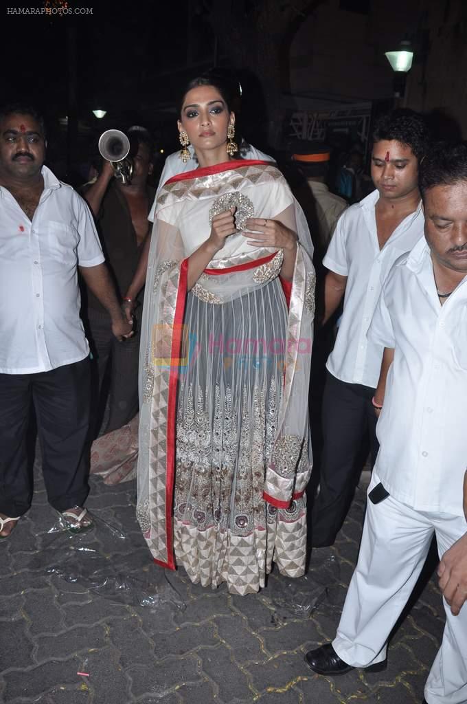Sonam Kapoor celebrates Diwali in Mumbai on 13th Nov 2012