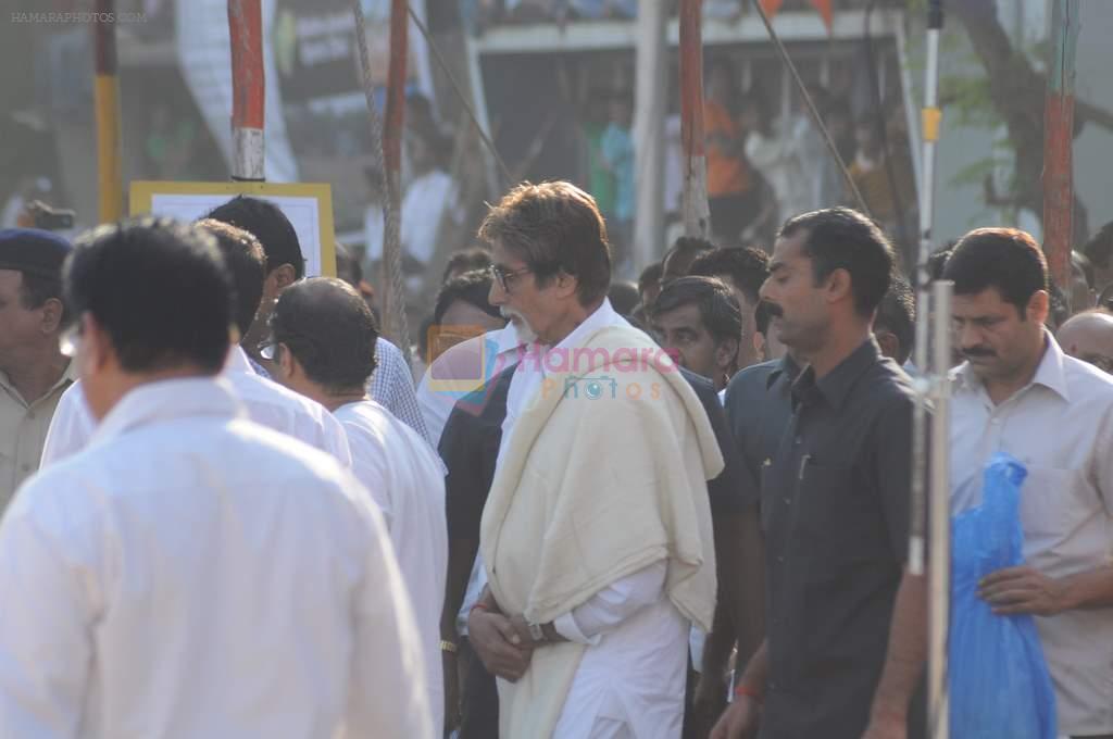 Amitabh Bachchan at Bal Thackeray funeral in Mumbai on 18th Nov 2012