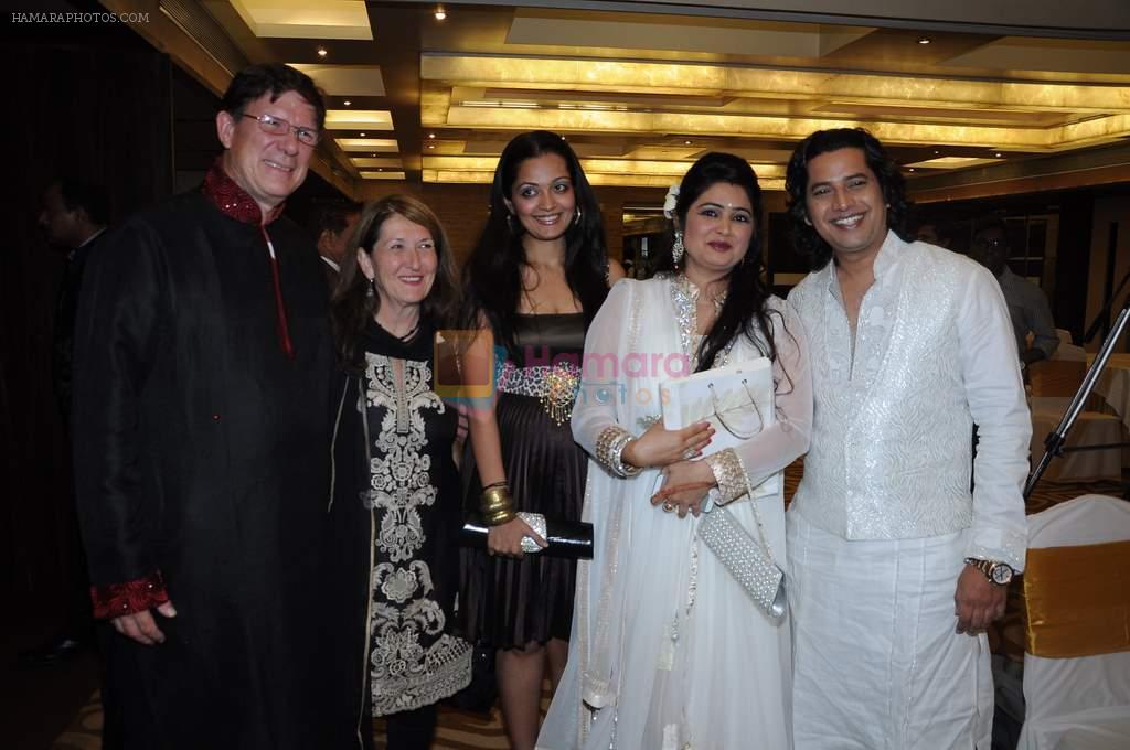 Sheena Chauhan at Harish Moyal wedding anniversary in Mumbai on 21st Nov 2012