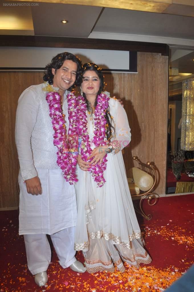 Harish Moyal with His Wife  Meenu Moyal at Harish Moyal wedding anniversary in Mumbai on 21st Nov 2012