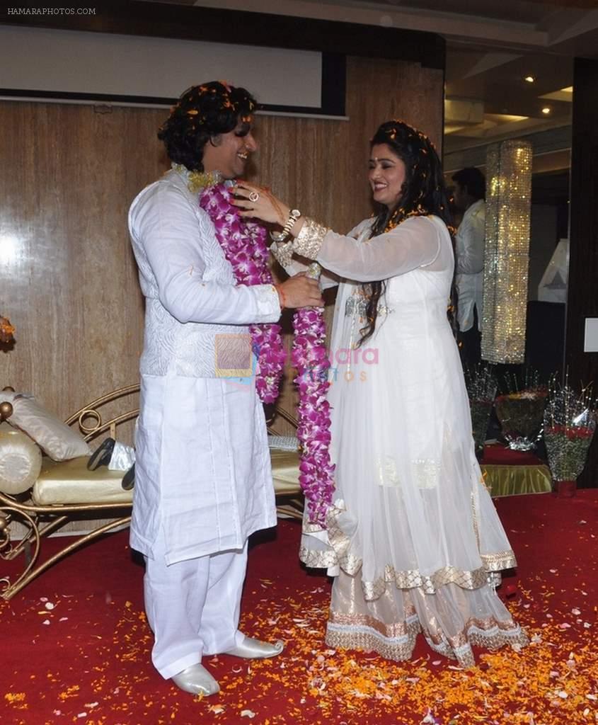 Harish Moyal with His Wife  Meenu Moyal at Harish Moyal wedding anniversary in Mumbai on 21st Nov 2012