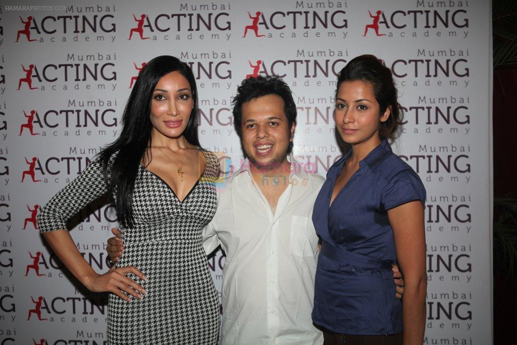 Sofia Hayat at Luv Israni's Mumbai Acting Academy launch in Andheri, Mumbai on 24th Nov 2012