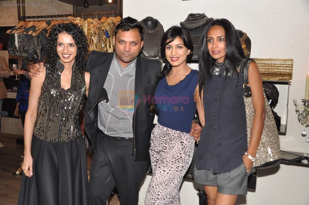 Suchitra Pillai at Atosa preview for designer Gaurav Gupta and Kanika Saluja in Mumbai on 27th Nov 2012