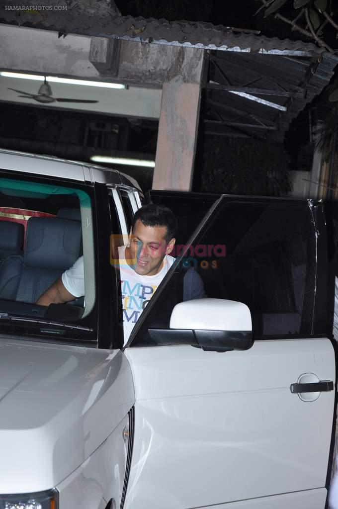 Salman Khan at Dabangg 2 screening in Ketnav, Mumbai on 27th Nov 2012