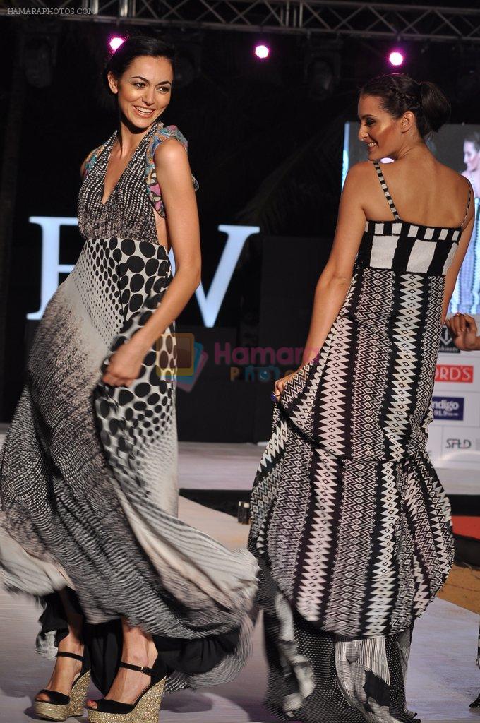 Model walk the ramp for Gogee Vasant at IRFW 2012 Day 1 in Goa on 28th Nov 2012