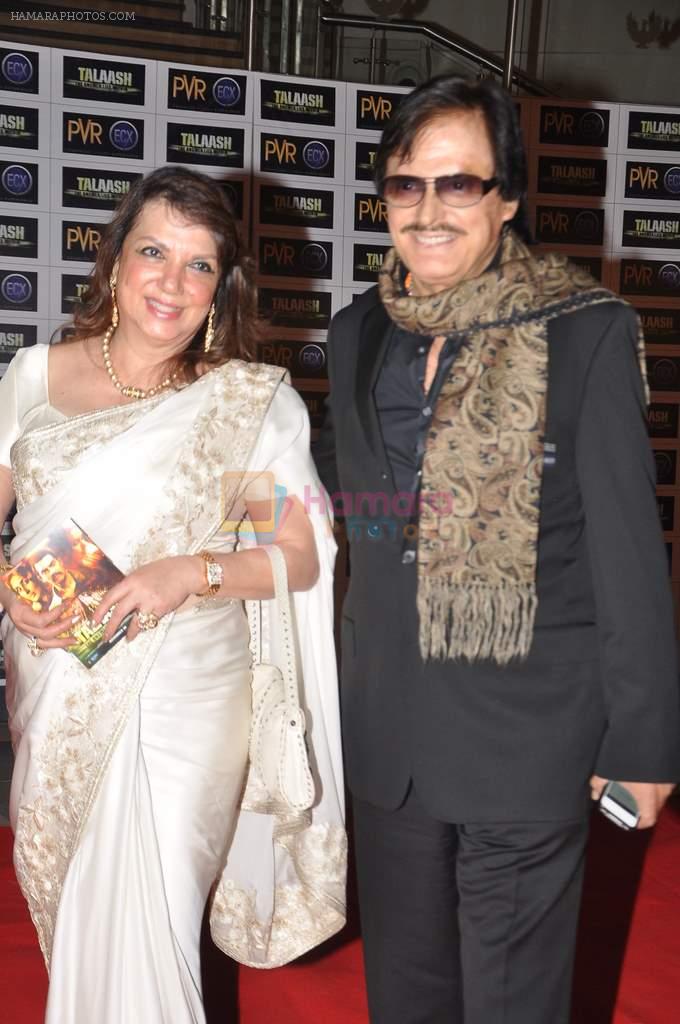 Zarine Khan, Sanjay Khan at Talaash film premiere in PVR, Kurla on 29th Nov 2012