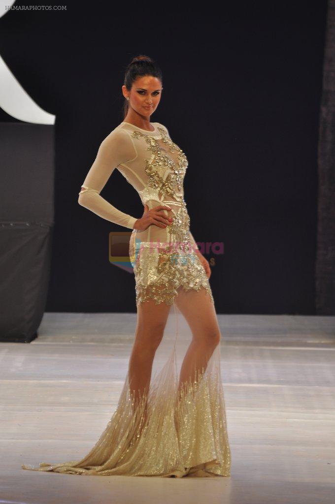 Model walk the ramp for Shane & Falguni Show at IRFW 2012 in Goa on 1st Dec 2012