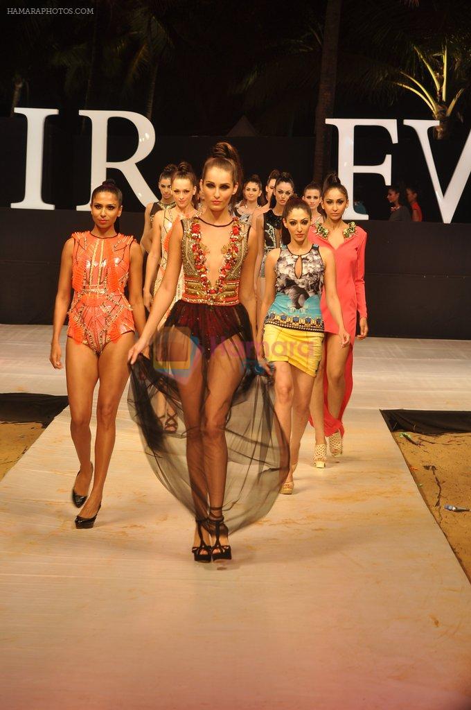 Model walk the ramp for Shane & Falguni Show at IRFW 2012 in Goa on 1st Dec 2012
