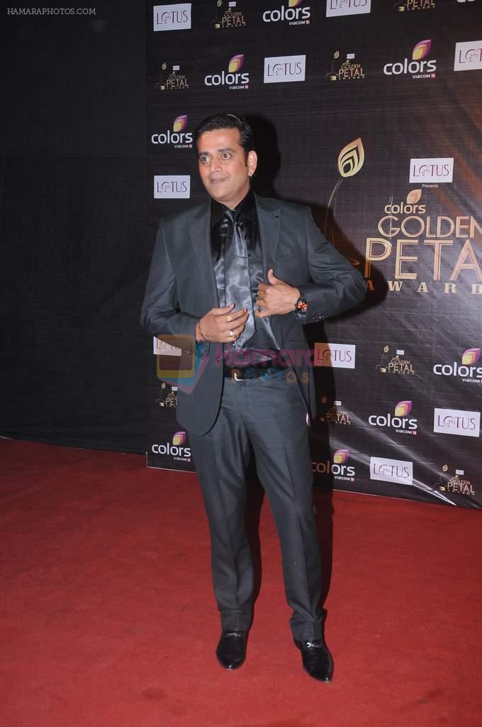 Ravi Kishan at Golden Petal Awards in Mumbai on 3rd Dec 2012
