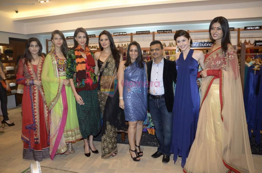 Alecia Raut, Aanchal Kumar at Fuel Parle showroom launch in Parle, opp Pawan Hans on 3rd Dec 2012