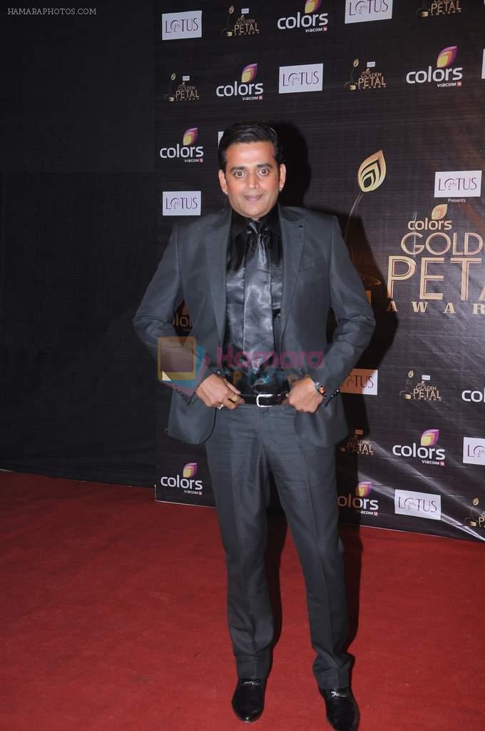 Ravi Kishan at Golden Petal Awards in Mumbai on 3rd Dec 2012