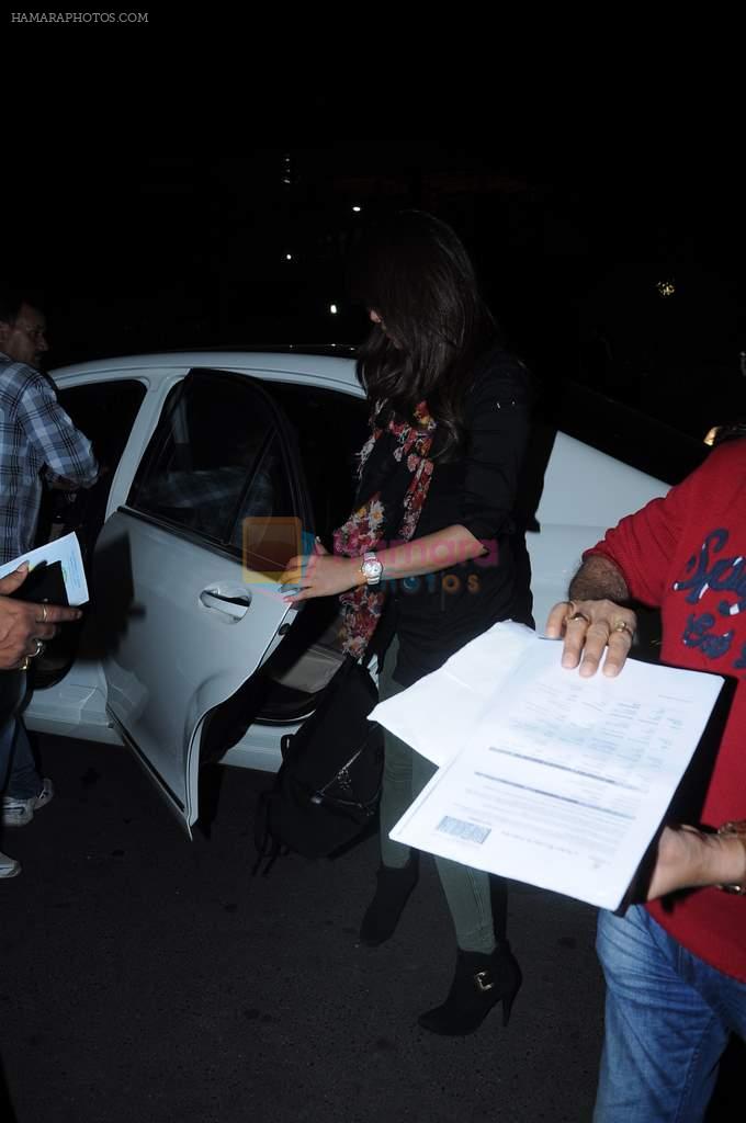 Priyanka Chopra snapped at international airport, Mumbai on 5th Dec 2012