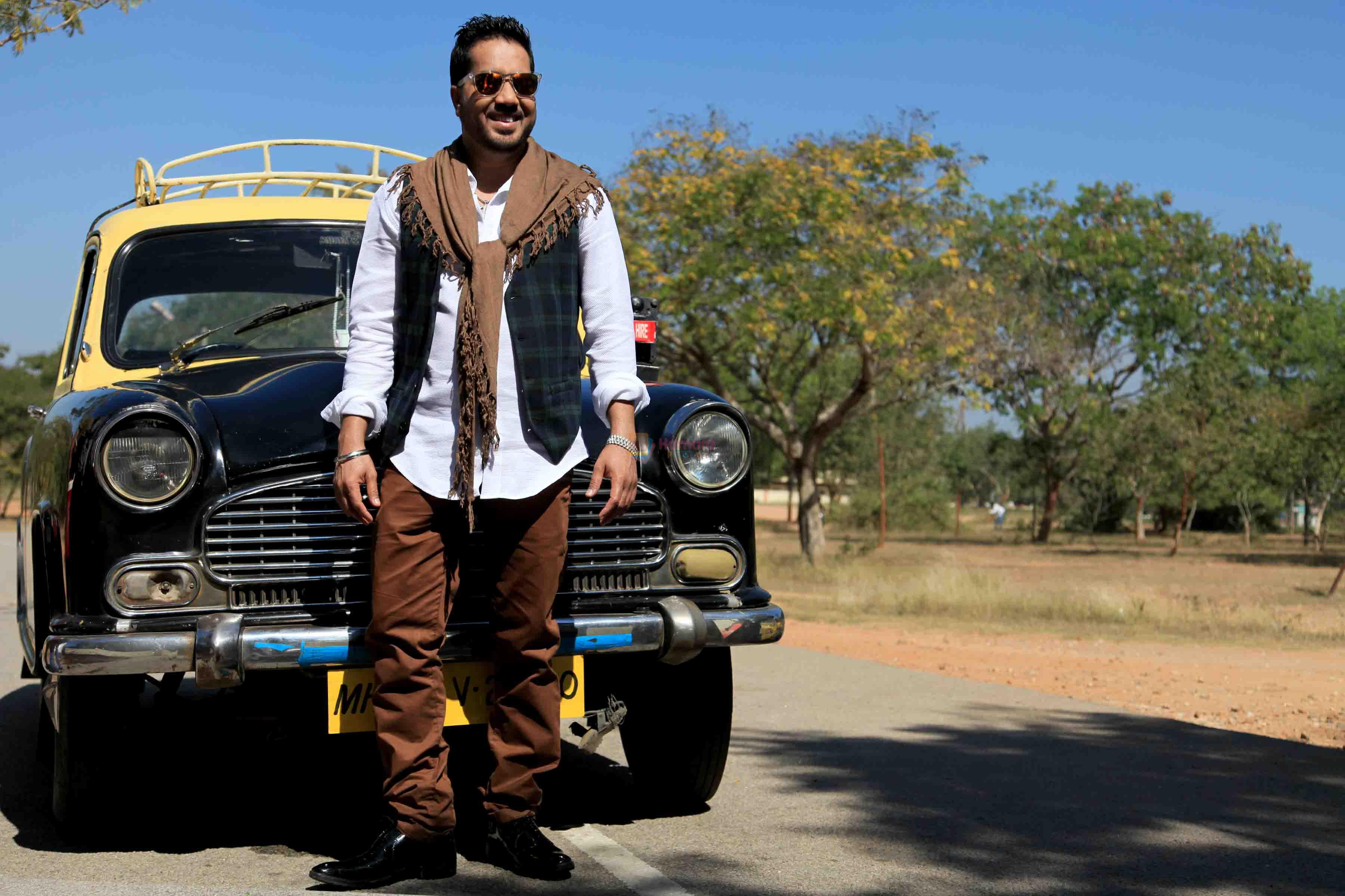 Mika Singh on the sets of Sunil Agnihotri's Film Balwinder Singh...Famous Ho Gaya in Mysore 