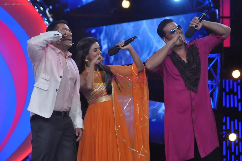 Akshay Kumar, Asin Thottumkal, Salman Khan on the sets of Big Boss in Lonavla, Mumbai on 7th Dec 2012