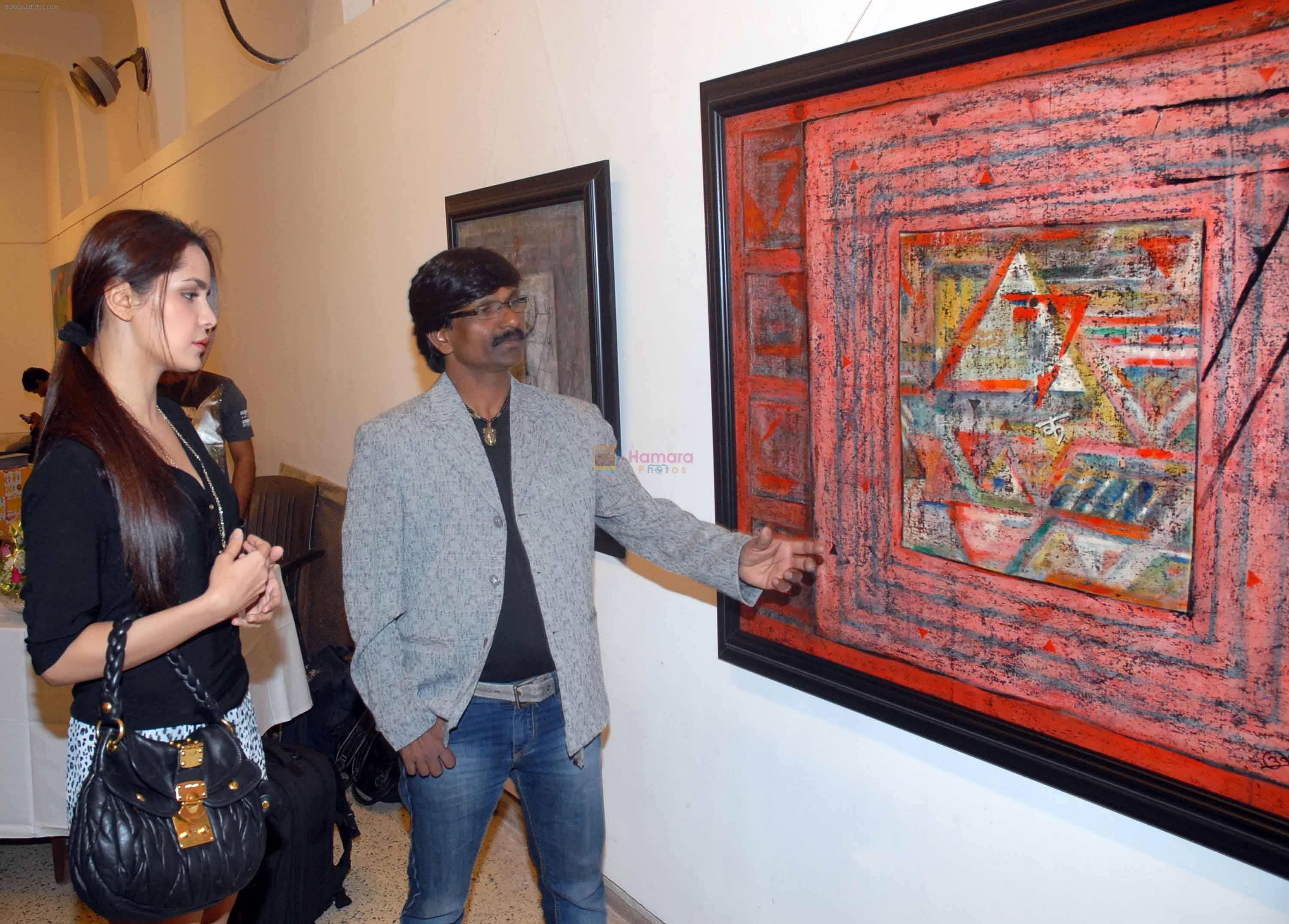 Shazahn Padamsee inaugurated painting exhibition of Artist Ramesh Thorat at Jehangir art gallery, Kala Ghoda in Mumbai on 11th Dec 2012