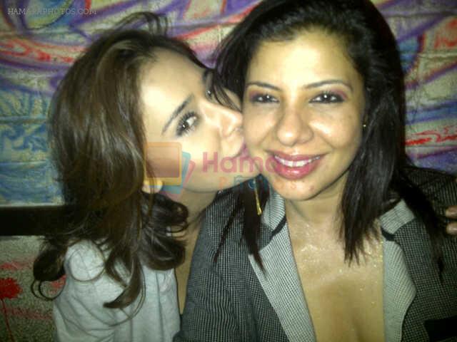 Sara Khan and Sambhavna at Sambhavna Seth's birthday bash in Club Escape, Mumbai on 12th Dec 2012