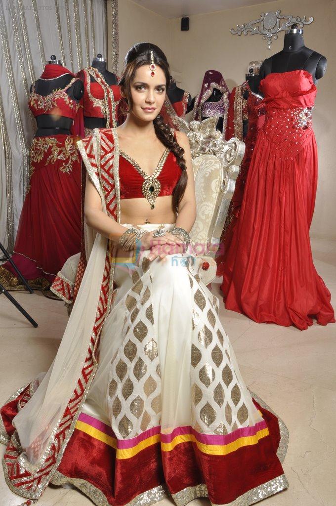 Shazahn Padamsee in designer Archan Kocchar bridal outfit for Luv Israni's photo shoot in Juhu, Mumbai on 13th Dec 2012