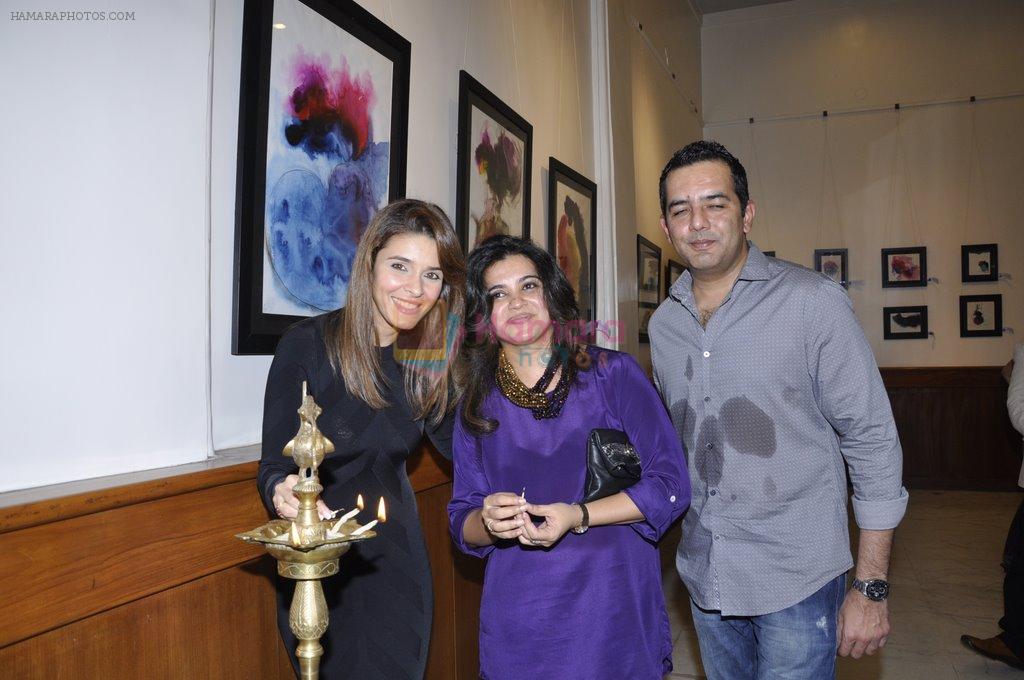 Raageshwari Loomba at Shefali Shah's art exhibition in Kalaghoda, Mumbai on 15th Dec 2012