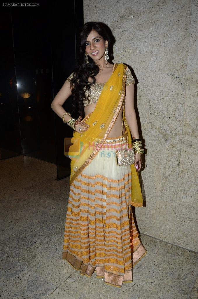 Nishka Lulla at Durga jasraj's daughter Avani's wedding reception with Puneet in Mumbai on 16th Dec 2012
