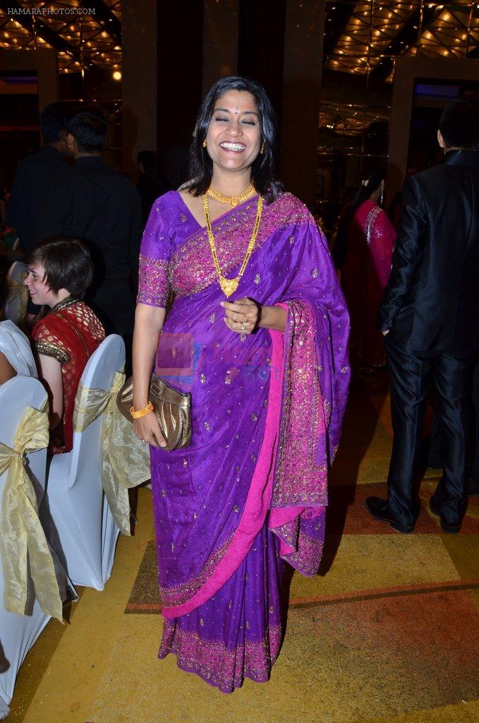 Renuka Shahane at Durga jasraj's daughter Avani's wedding reception with Puneet in Mumbai on 16th Dec 2012
