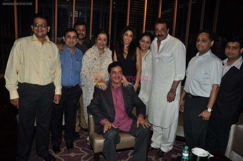 Sanjay Dutt, Shatrughan Sinha, Poonam Sinha, Manyata Dutt, Krishika Lulla at Shatrughan Sinha's dinner for doctors of Ambani hospital who helped him recover on 16th Dec 2012