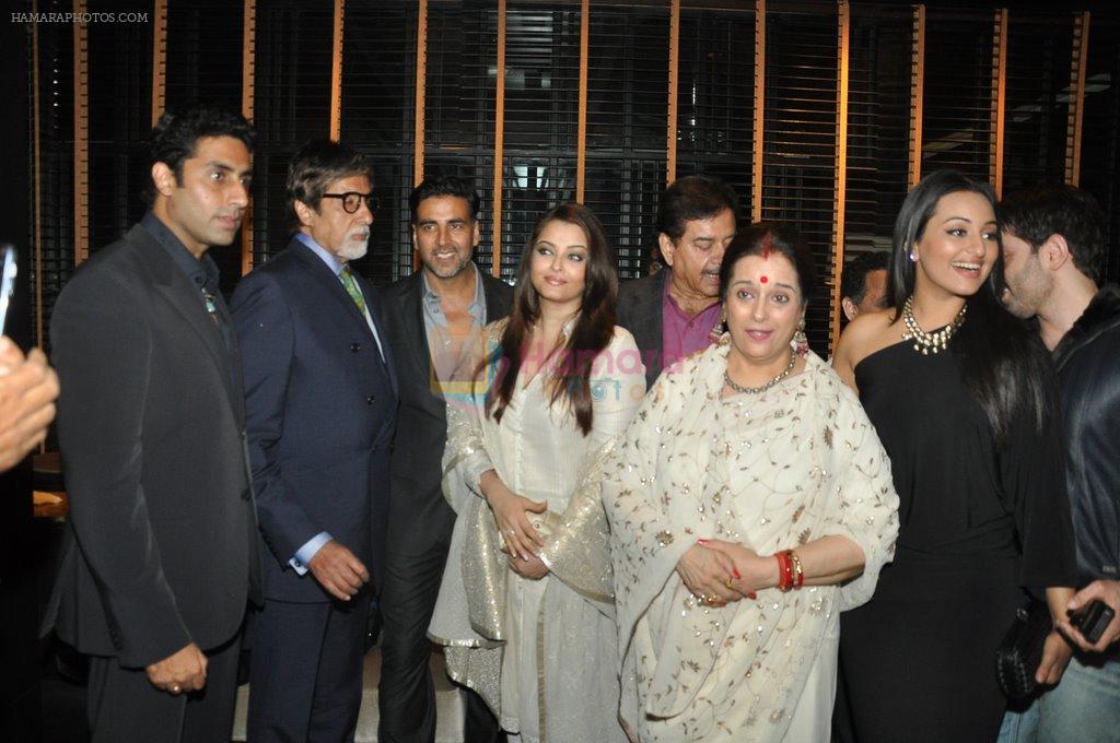 Amitabh Bachchan, Aishwarya Rai, Abhishek Bachchan, Sonakshi Sinha, Poonam Sinha, Akshay,Shatrughan at Shatrughan Sinha's dinner for doctors of Ambani hospital who helped him recover on 16th Dec 20