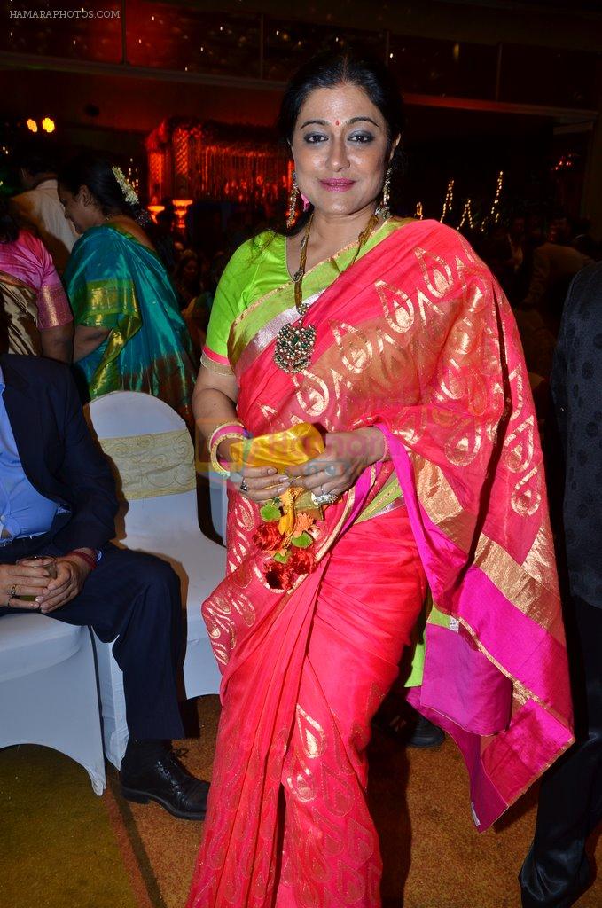 Sonali Rathod at Durga jasraj's daughter Avani's wedding reception with Puneet in Mumbai on 16th Dec 2012