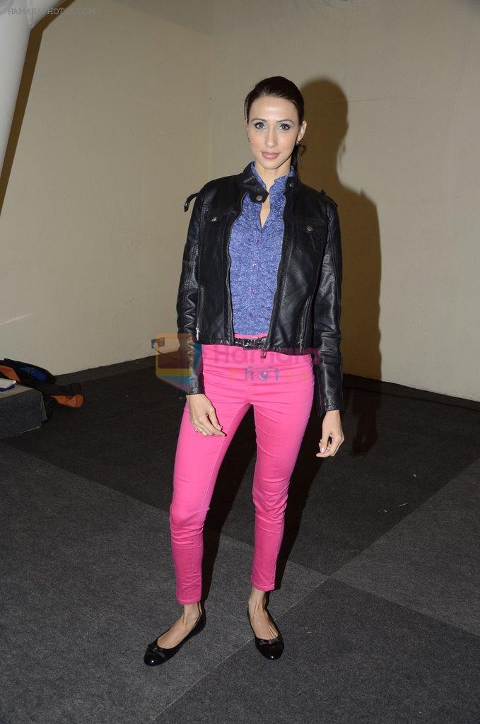 Alecia Raut at Chimera fashion show of WLC College in Mumbai on 18th Dec 2012
