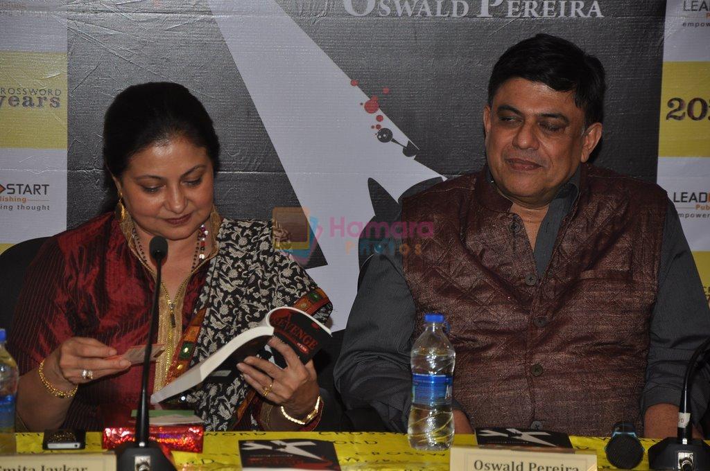 Smita Jaykar at Oswald Periiera book launch with Smita Jaykar in Crossword, Juhu, Mumbai on 19th Dec 2012
