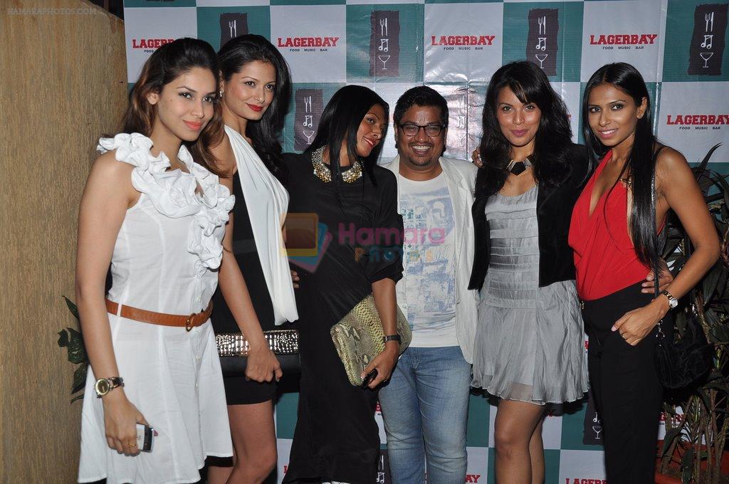 Shonal Rawat, Nina Manuel, Deepti Gujral, Candice Pinto at Lagerbay Chistmas bash hosted by Shakir Sheikh in Bandra, Mumbai on 19th Dec 2012