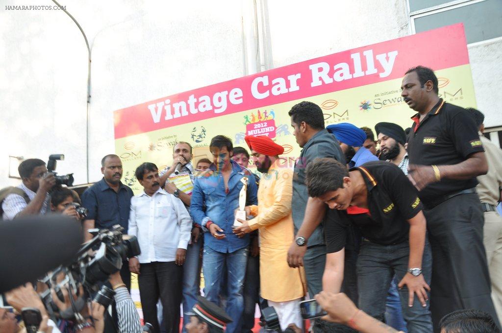 Ajay Devgan flags off vintage car rally in Mumbai on 21st Dec 2012