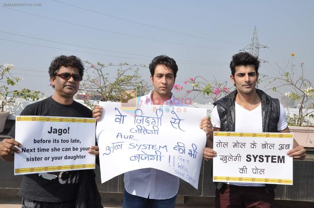 Adhyayan Suman leads protest against rapists in Powai on 22nd Dec 2012