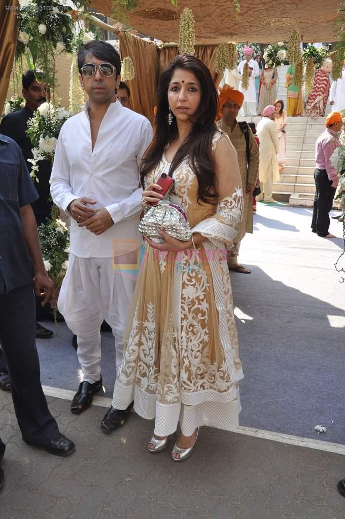 Krishika Lulla at Akshay Kumar's sister Alka Bhatia's wedding with Surendra Hiranandani in Four Bungalows Gurdwara on 23rd Dec 2012