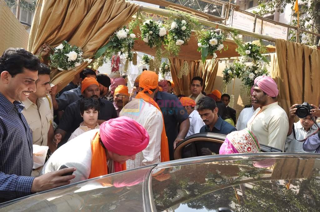 at Akshay Kumar's sister Alka Bhatia's wedding with Surendra Hiranandani in Four Bungalows Gurdwara on 23rd Dec 2012