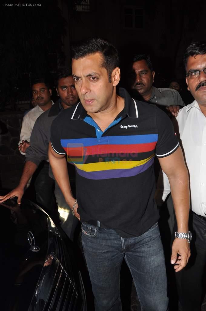 Salman Khan at Anu and Sunny Dewan's bash in Mumbai on 24th Dec 2012,1