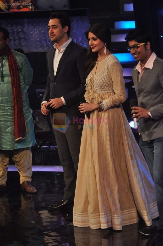 Imran Khan, Anushka Sharma on the sets of ZEE Saregama in Famous on 24th Dec 2012