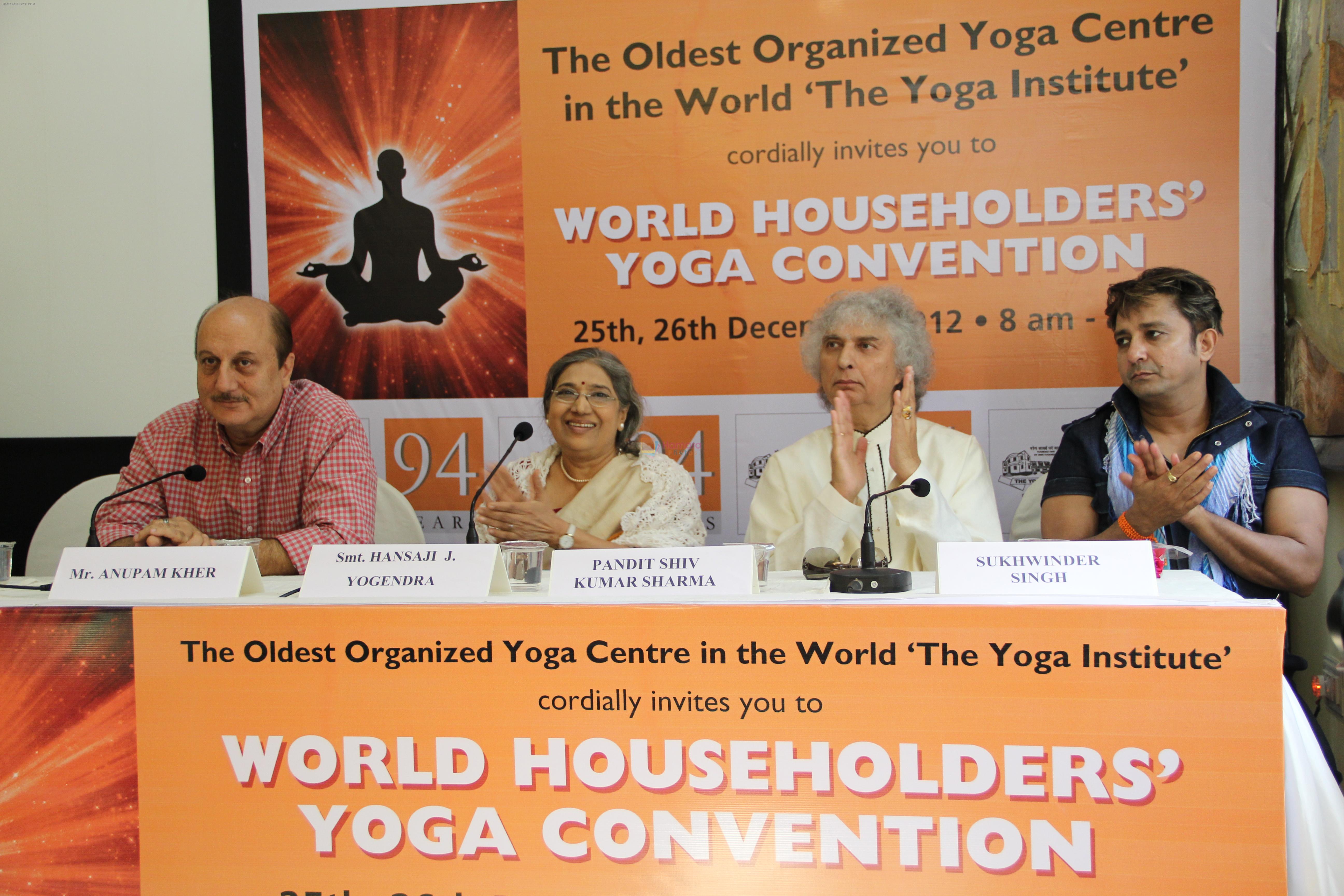 Anupam_Kher-Smt.Hansaji JayadevaYogendra_Director_TheYogaInstitute-Panditt ShivKumarSharma-SukhwinderSingh at Yoga Convention 2012