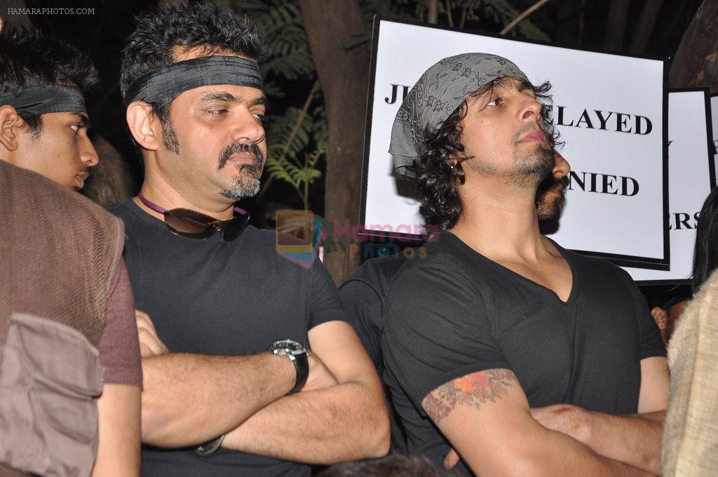 Ehsaan Noorani, Sonu Nigam at the peace march for the Delhi victim in Mumbai on 29th Dec 2012