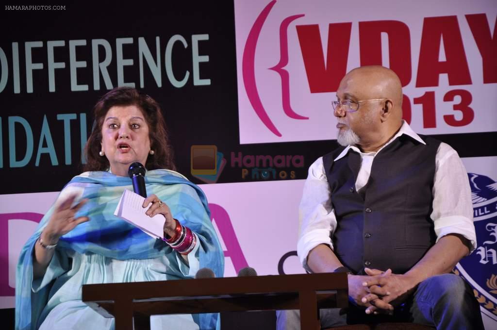 Pritish Nandy at the Press conference of 1 BILLION RISING - INDIA 2013 in Mumbai on 4th Jan 2013